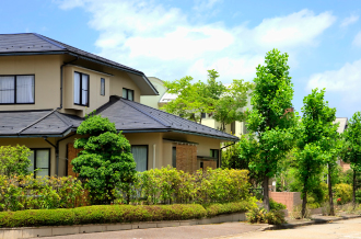 彩度を控えめにおとしたお住まいの外観