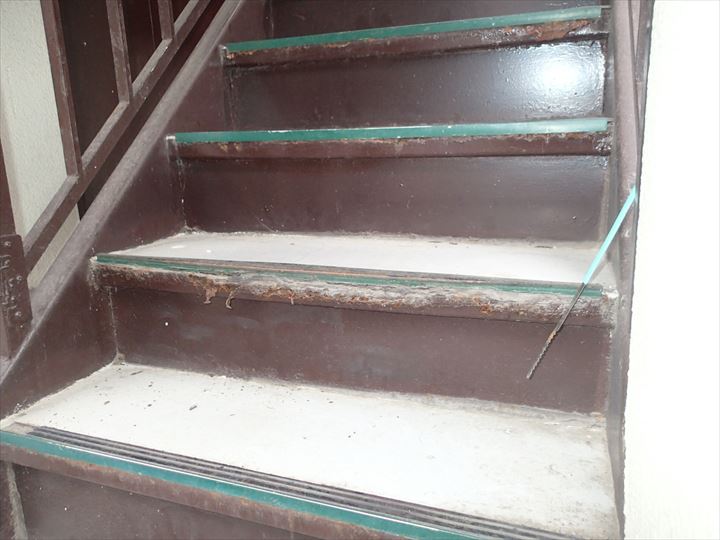 鉄階段の状況