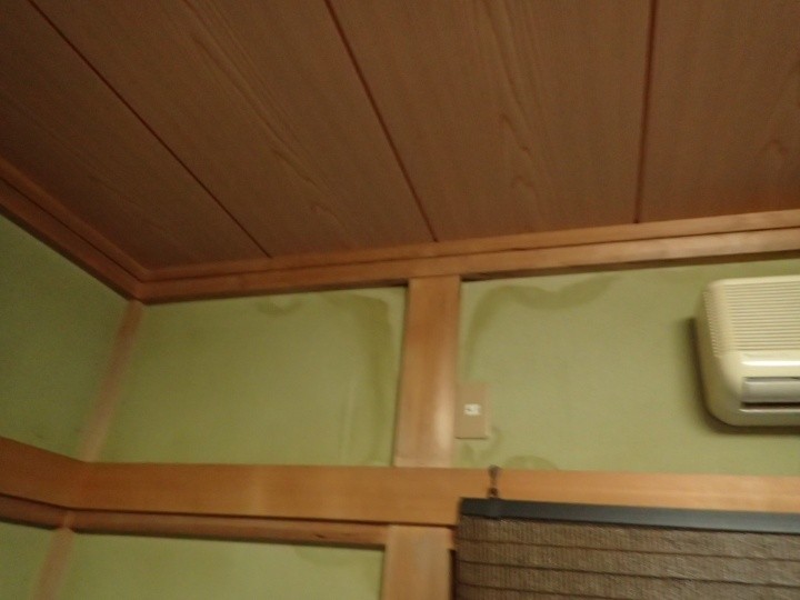 室内の雨染みの状況
