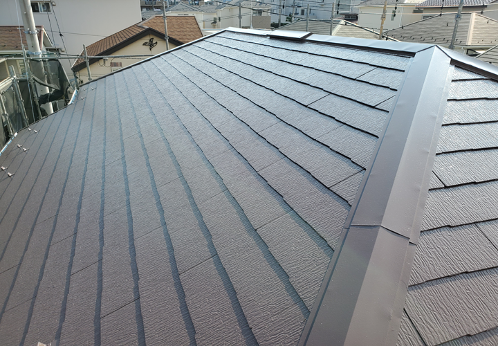 遮熱塗料サーモアイ４Fによって塗装メンテナンスが完了したスレート屋根