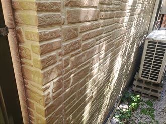 白井市大松にて防水性が低下して苔が発生しているサイディング外壁のメンテナンスのご相談