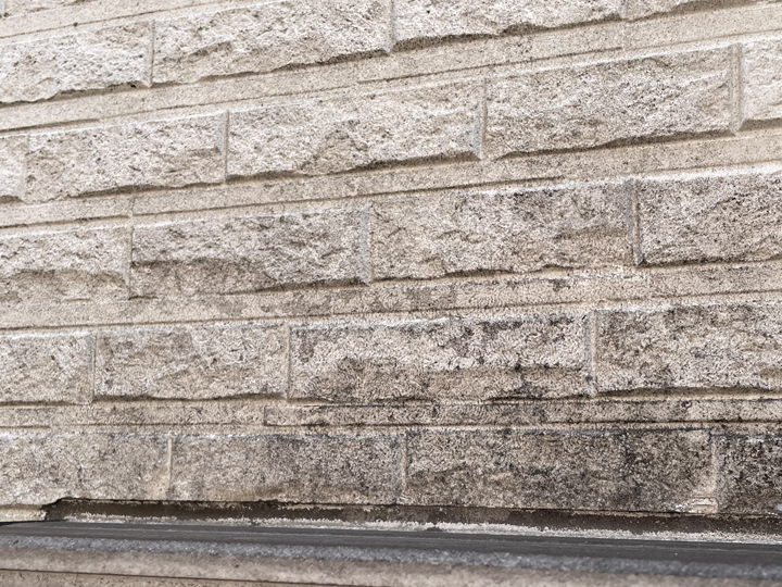 外壁の排気ガスや埃汚れ