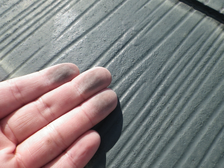 屋根材のチョーキング