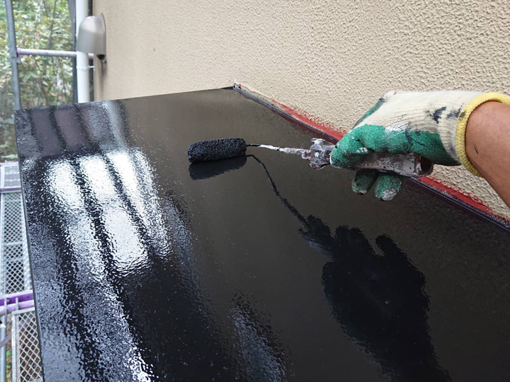 庇は、建物を雨や太陽の光から守り、外観のバランスも整えてくれる心強い存在！