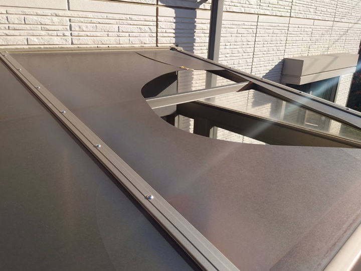 ポリカーボネートが割れる原因とは？破損しやすい状況と注意点