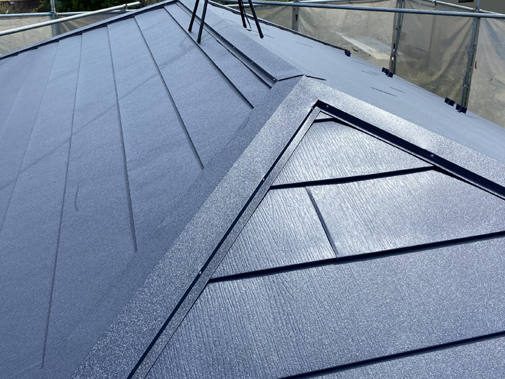 sgl鋼板は耐久性に優れていますが、全く劣化しないわけではありません。定期的な点検を欠かさないようにしましょう！