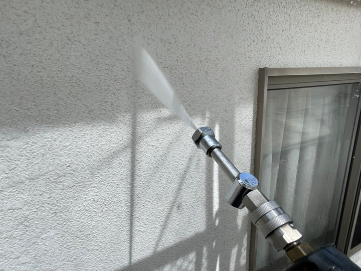 外壁の高圧洗浄のことなら街の外壁塗装やさんにお任せください！