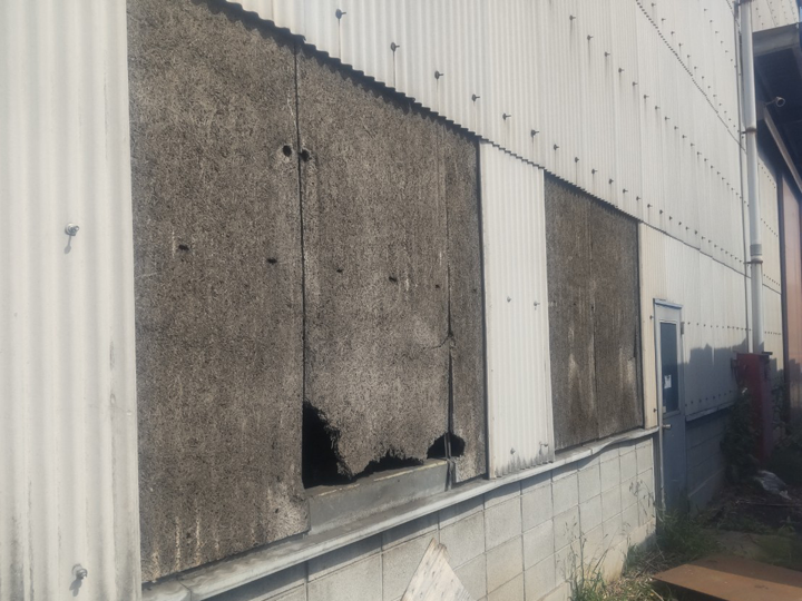 波板スレートの部分的な張り替え工事After