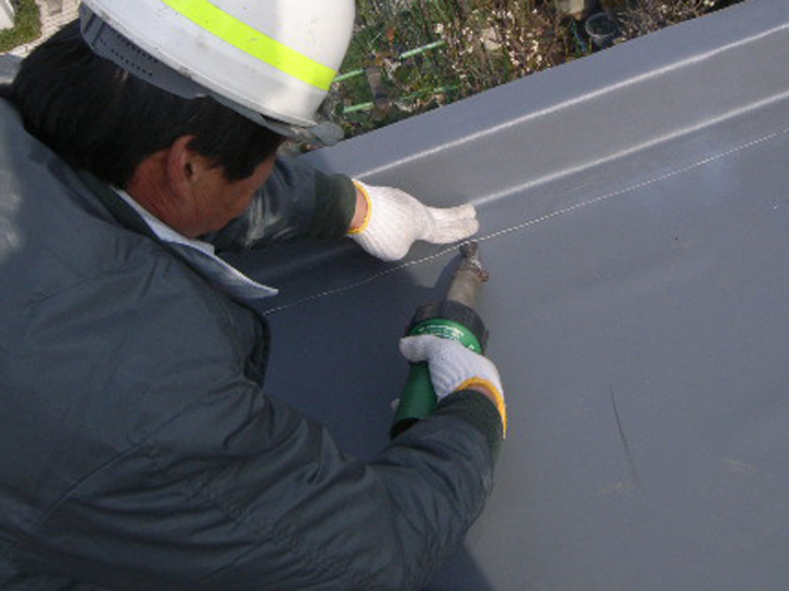 シート防水は定期的な点検とメンテナンスが重要です