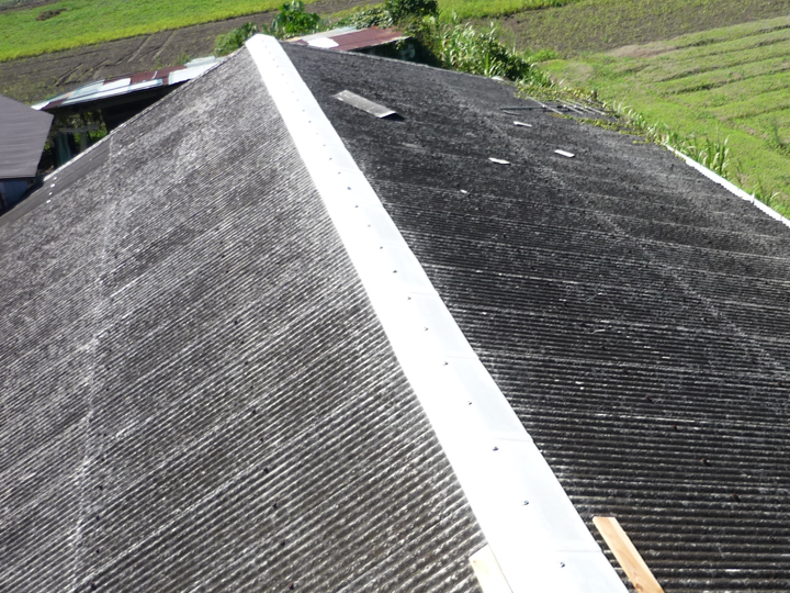 波型スレートを使った屋根