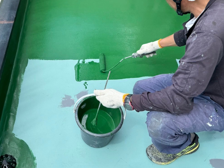 ベランダのウレタン防水工事の様子