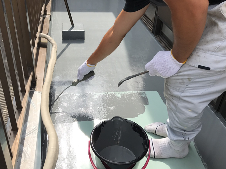 ベランダの防水工事はなぜ必要？雨漏りを防ぐための基礎知識