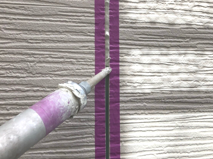 コーキング打ち替えの様子