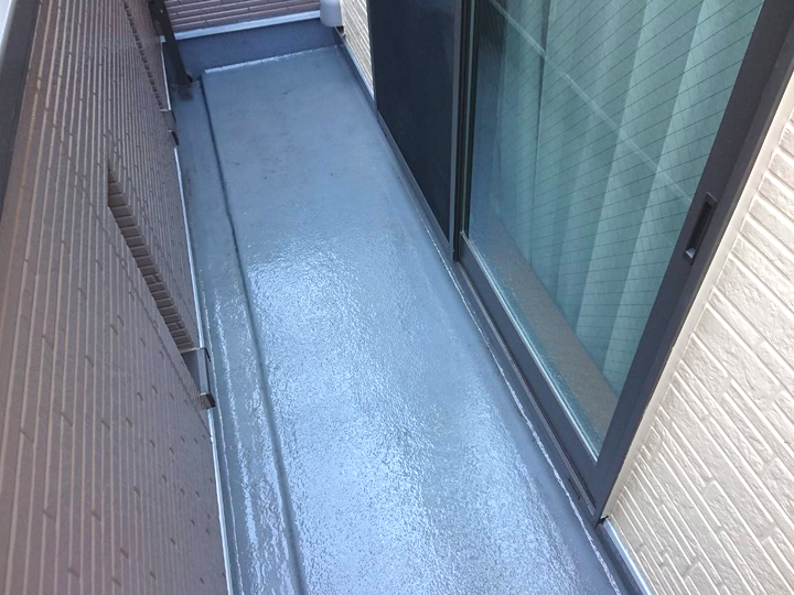 ベランダ防水の寿命はどれくらい？劣化サインと長持ちのコツを解説