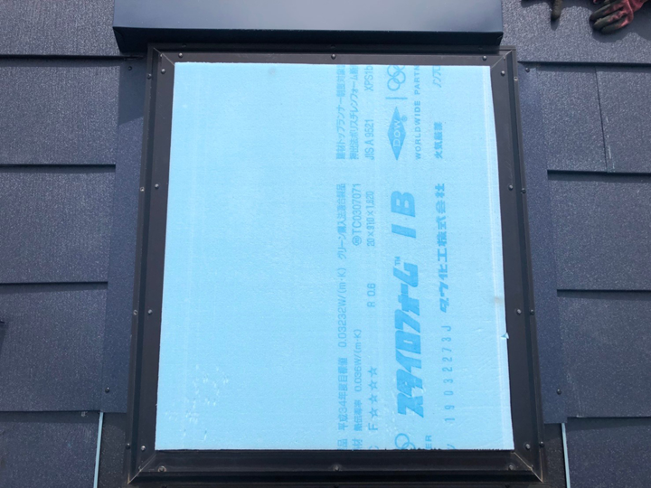 撤去せずにカバーすることでリフォームのコストを抑えられます