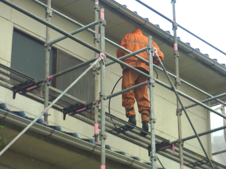 外壁塗装には必須の足場