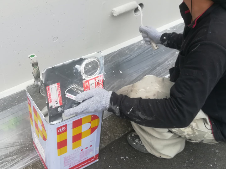 外構を美しく保つためには塗料選びも重要