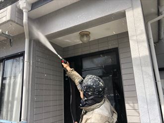 外壁塗装工事にて高圧洗浄