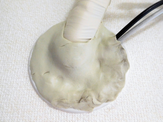 エアコンの配管パテ