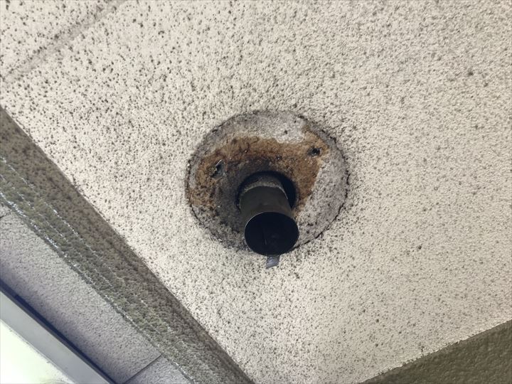 雨樋を外して軒天の解体