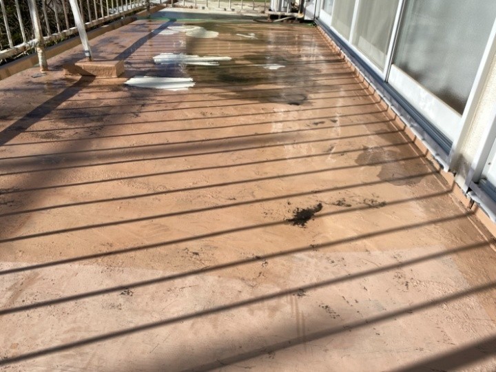 プライマーの塗布作業