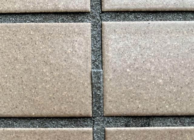 タイル外壁の目地の劣化