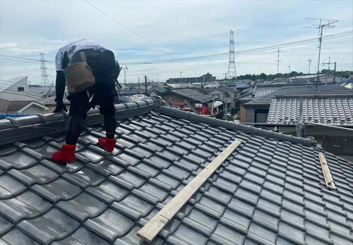 瓦屋根の点検・メンテナンスのポイントをご紹介！塗装が必要な瓦の種類や特徴とは？