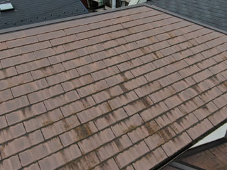 アスベスト含有屋根材が使用されている屋根