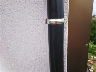 樋受け金物