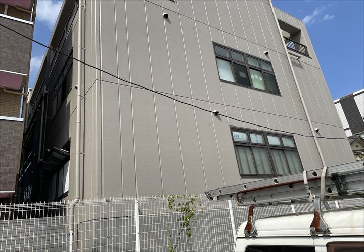 市川市高石神でALC外壁の雨漏りが起きた原因について調査致しました。