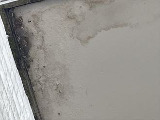 柏市青葉台でシーリングが原因で軒天が腐食していたので、軒天張替工事とシーリング打ち替え工事を提案いたしました