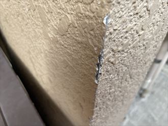 外壁の塗膜の剥がれ