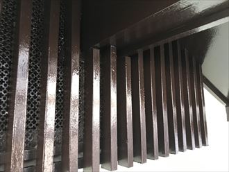 千葉市花見川区作新台で全体塗装工事における木鉄部の塗装作業