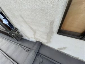 流山市こうのす台でモルタル外壁の調査、ヘアークラックやブリード現象が見られました