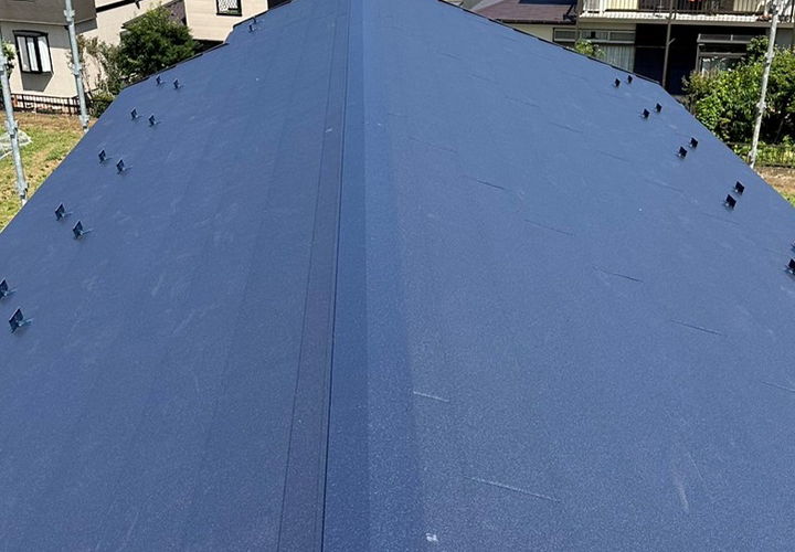 SGL鋼板を使用した屋根カバー工事の完了