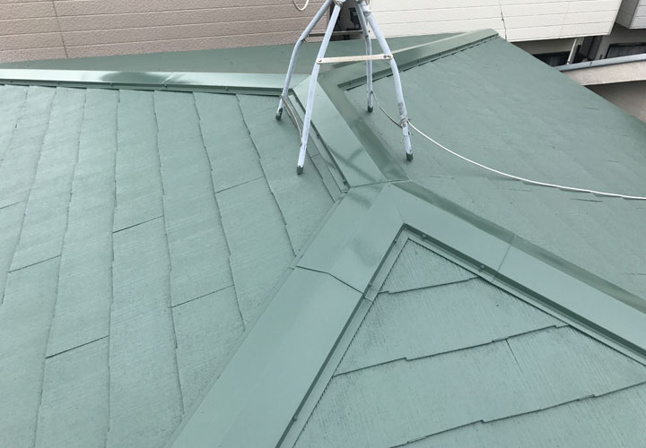 サーモアイSi　クールミラノグリーン　塗装完工後のスレート屋根