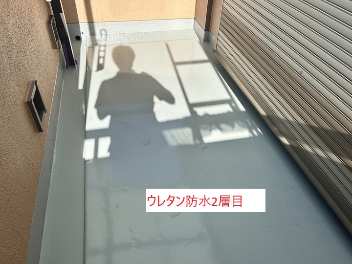 ウレタン防水2層目の塗布