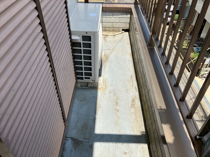 浦安市当代島でベランダの防水工事、下地補強のから通気緩衝工法で施工（税込384,000円）