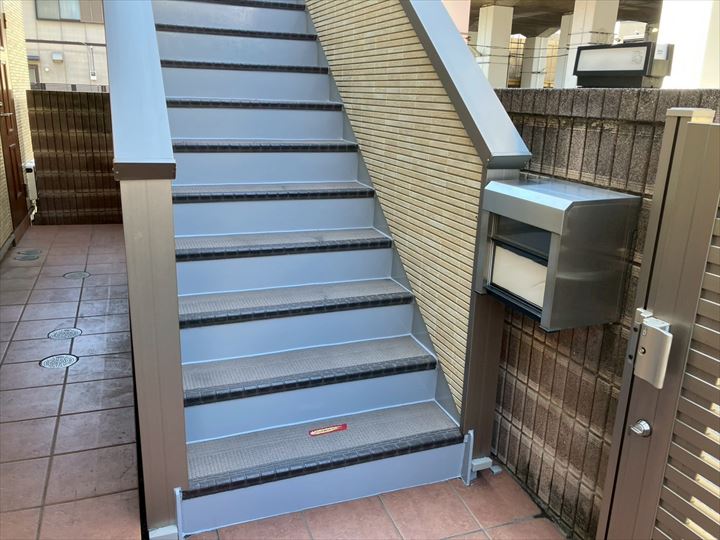 鉄骨階段塗装の完了