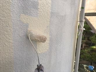 中塗り塗装中