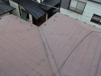 スレート屋根の調査実施、塗膜劣化