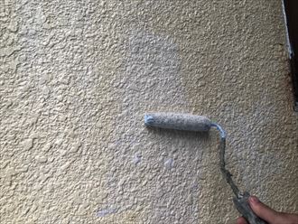 外壁のシーラー塗布