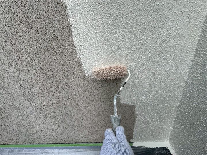 中塗りで断熱性能を付与