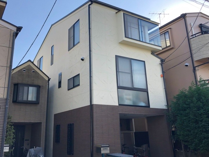 モルタル外壁に高弾性塗料エラストコートで塗装工事したお住まい