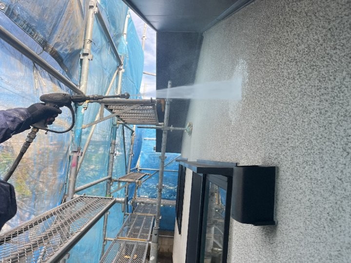 外壁の高圧洗浄作業
