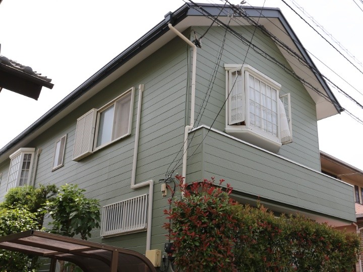 遮熱塗料とハイブリッド塗料を用いて屋根外壁塗装工事したお住まい