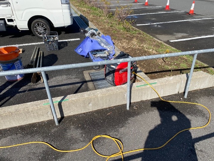調査中の既存手摺