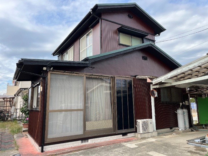 トタン外壁塗装工事後のお住まい
