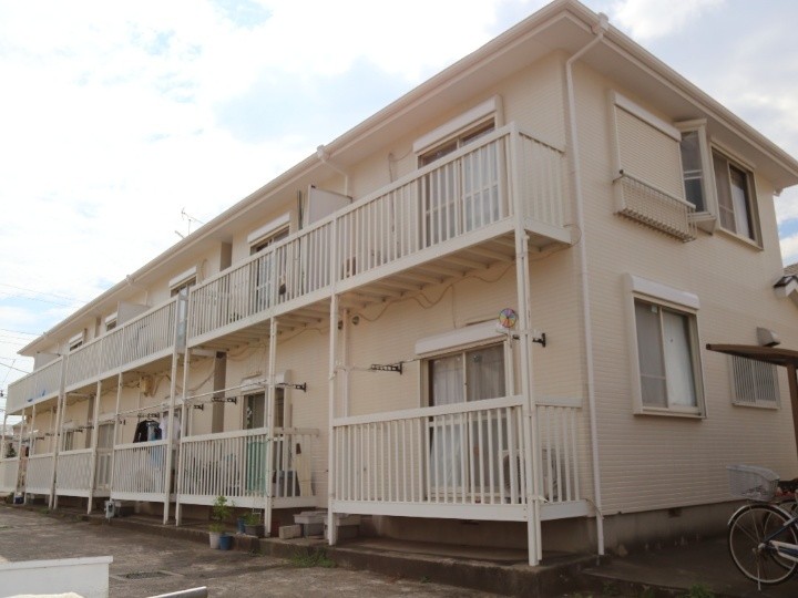 パーフェクトトップで外壁塗装工事したアパート