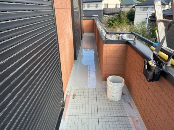 ウレタン防水の施工（二層塗り）